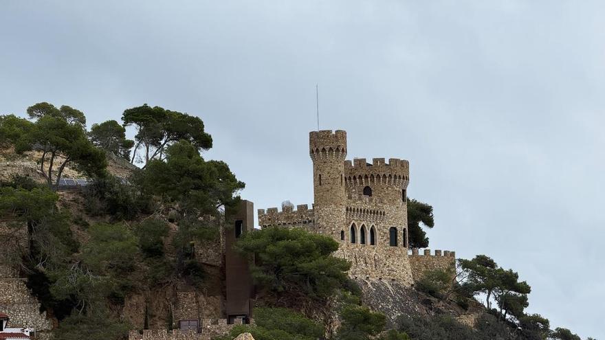 Sabies que a Lloret de Mar hi ha un castell que en realitat no va ser un castell defensiu?