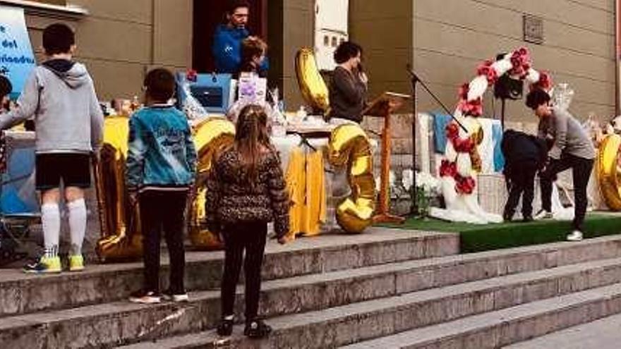 Un momento del sorteo en la plaza García Dory de Arriondas.