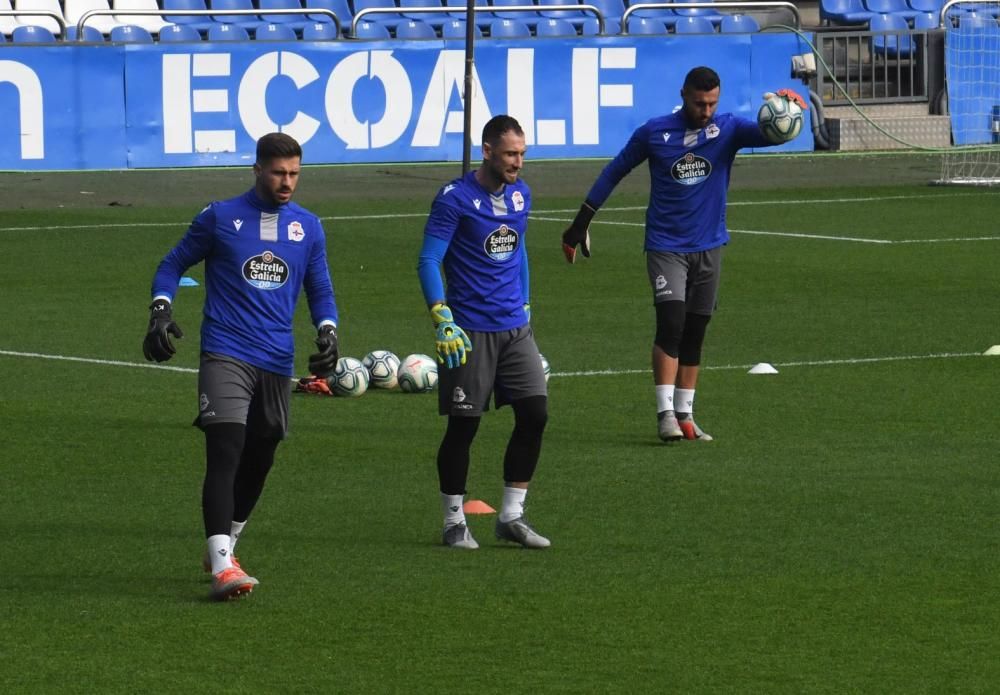 El equipo de Luis César Sampedro ensaya en Riazor la estrategia a seguir para la cita del próximo domingo ante el Málaga.