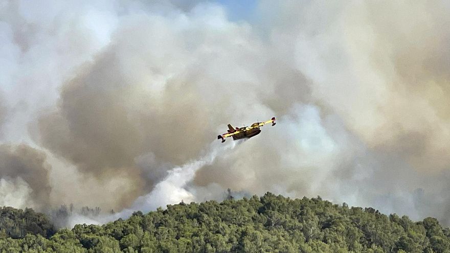 El devastador incendio del sur de Francia reabre el debate sobre la precariedad de los medios de extinción aéreos