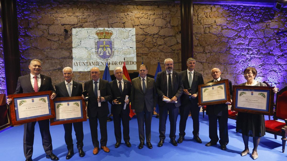 Oviedo reconoce los méritos deportivos, sociales y económicos con sus máximas distinciones