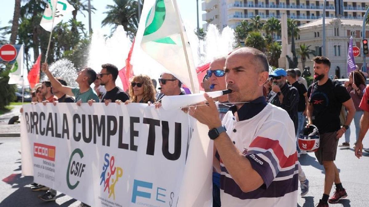 Una manifestación contra el gobierno de Barcala por la demora en la implantación de la carrera profesional.