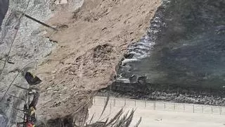Un muro estabiliza el paseo de Taliarte tras hundirse su base