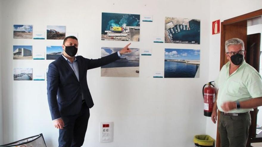 La exposición dedicada al puerto de Playa Blanca