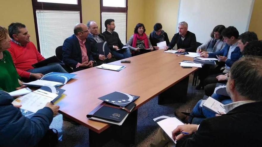 La reunión de la comisión permanente de Acom, ayer, en Igüeña.