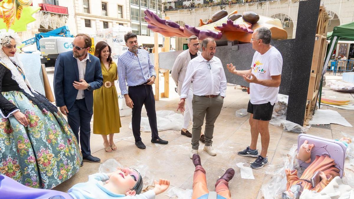 El polémico comentario de Pedro Espadero sobre Torremanzanas tras un cartel de la Hoguera Oficial por el que ha tenido que disculparse