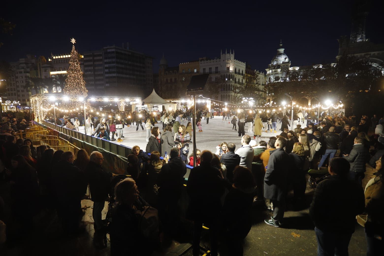 València, a reventar por la Navidad y el buen tiempo