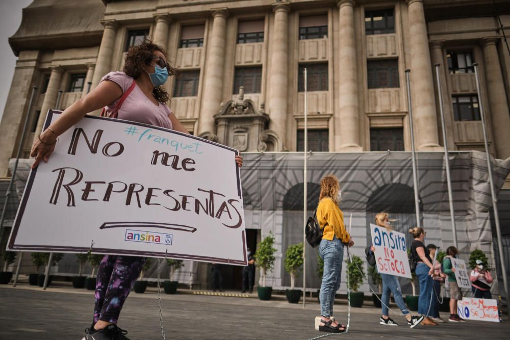 Concentración frente al Cabildo Ansina.