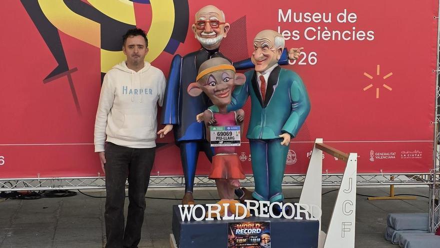 El ninot de Juan Roig forma parte de "la Falla más larga de la historia" que se plantará en València