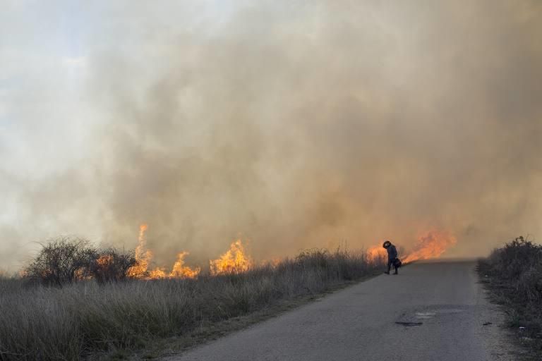 Incendio en los aledaños de El Ermitaño