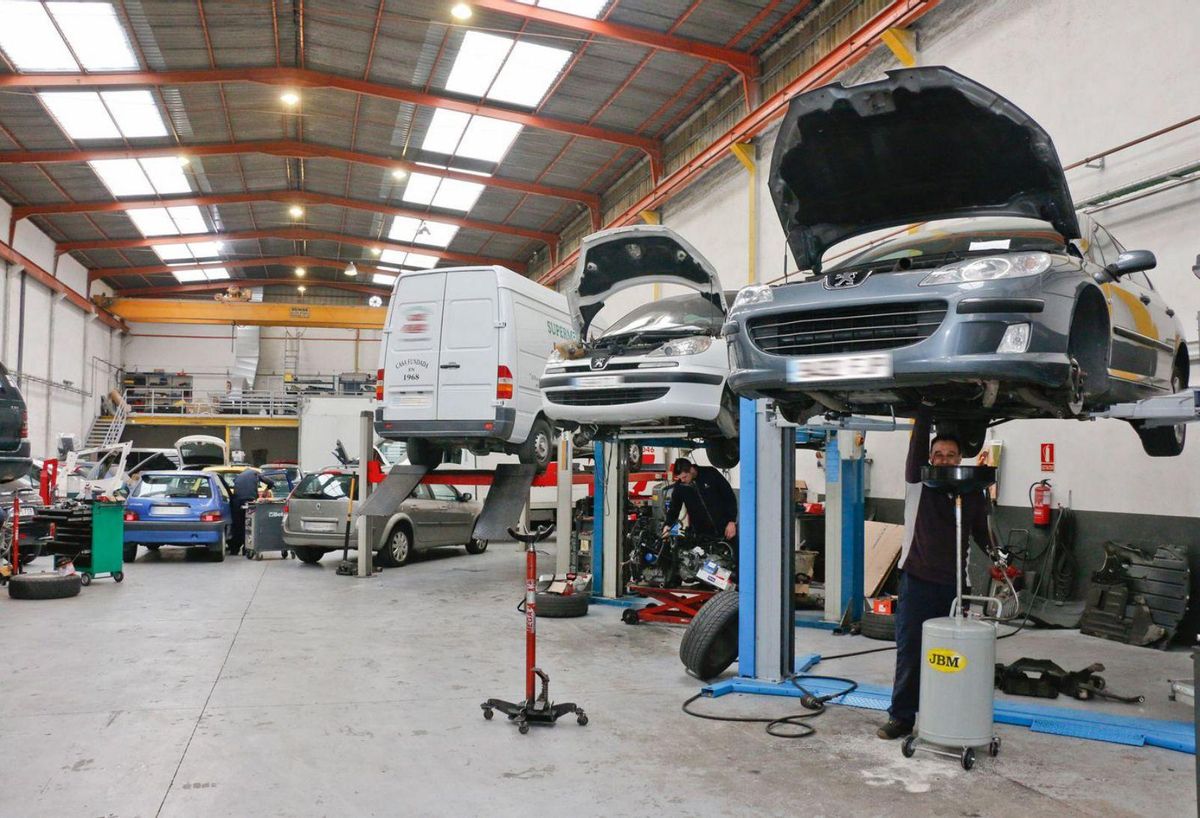 Coches Peugeot en Talleres Camblor. | | P. SOLARES