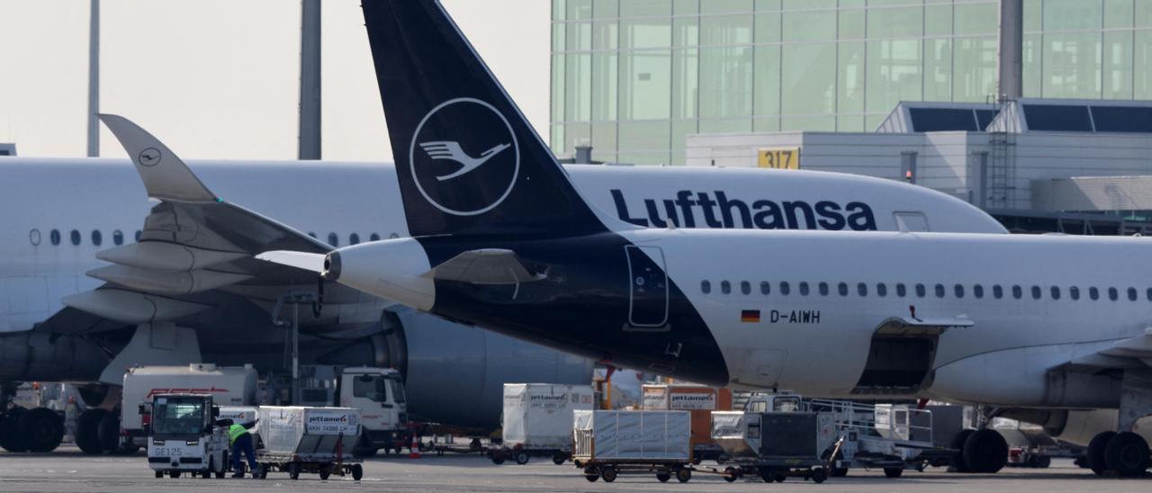 Aviones este jueves en la pista de aterrizaje del aeropuerto de Munich.