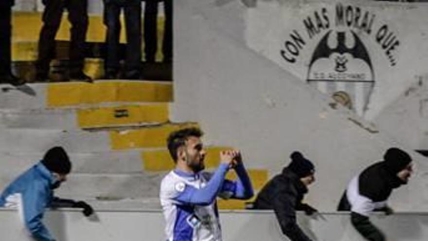 Eldin celebra el gol del empate contra el Villarreal B.