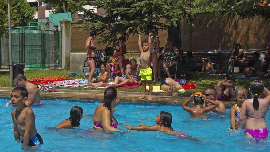 Las piscinas han tenido gran afluencia de bañistas.