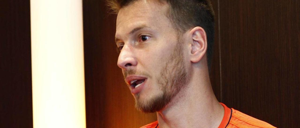 Neto: &quot;Si el Valencia no fuese un gigante, no habría sentido la energía para venir&quot;