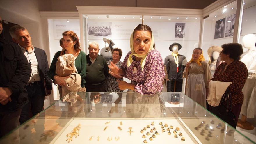 Imagen de archivo de una visita teatralizada en Can Ros.   | VICENT MARÍ