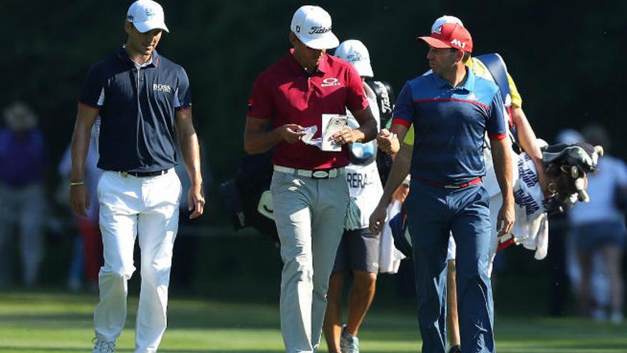 Rafa Cabrera Bello, ayer, con Martin Kaymer a su derecha y Sergio García a su izquierda.