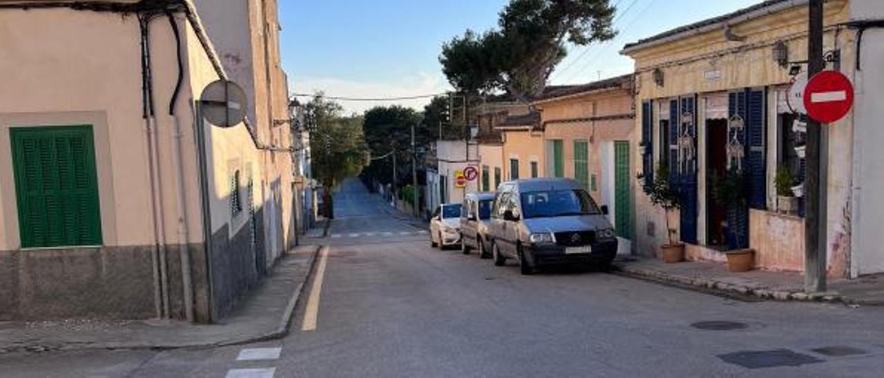 Críticas vecinales por el sentido único de la calle s’Algar.