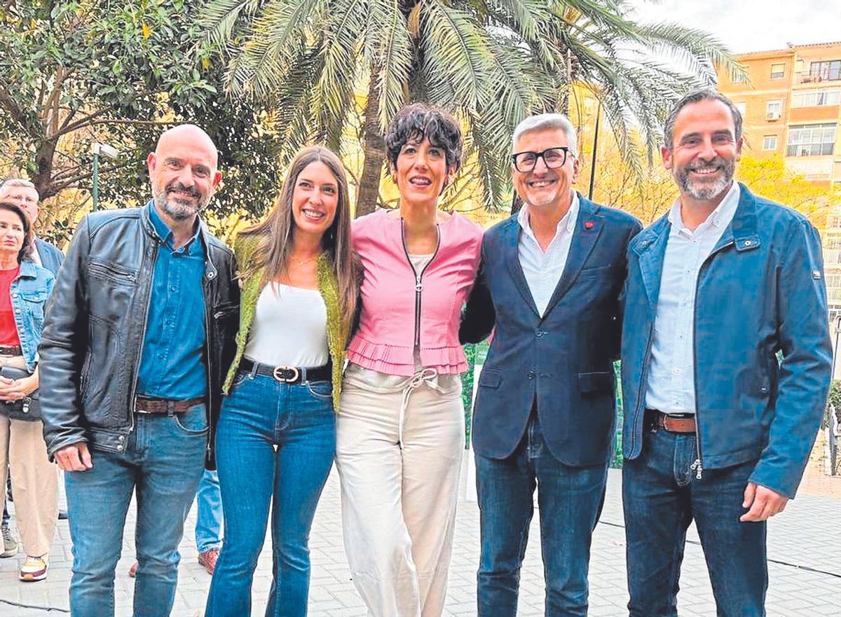 Javier Salas, Ana Villarejo, Elma Saiz, Josele Aguilar y Daniel Pérez, en el acto del PSOE.