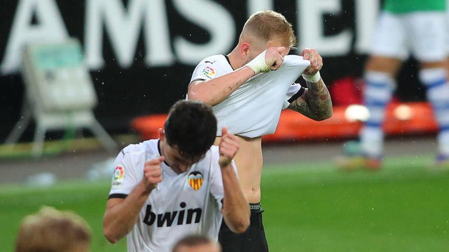 Vídeo: Así quedó retratada la defensa del Valencia en el gol de Guidetti