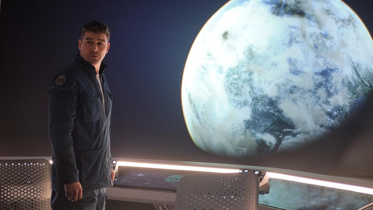 Kyle Chandler, en un fotograma de 'Cielo de medianoche'