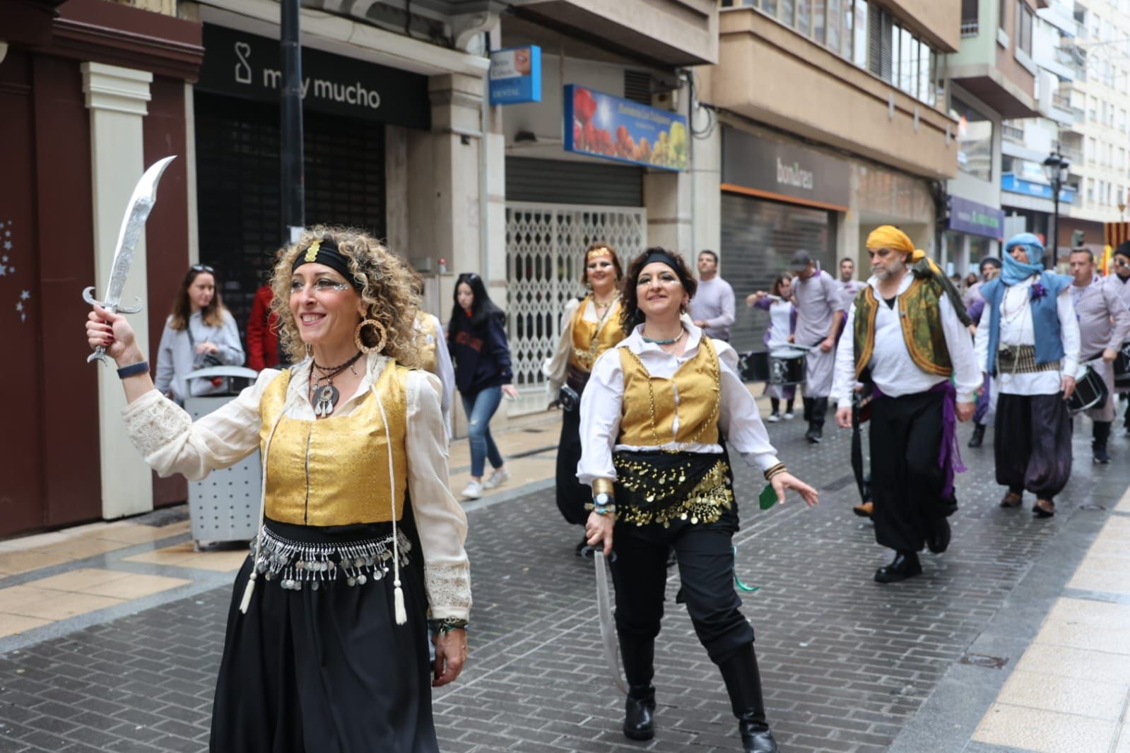 IMÁGENES | Así ha sido el desfile alternativo al Pregó de los entes vinculados