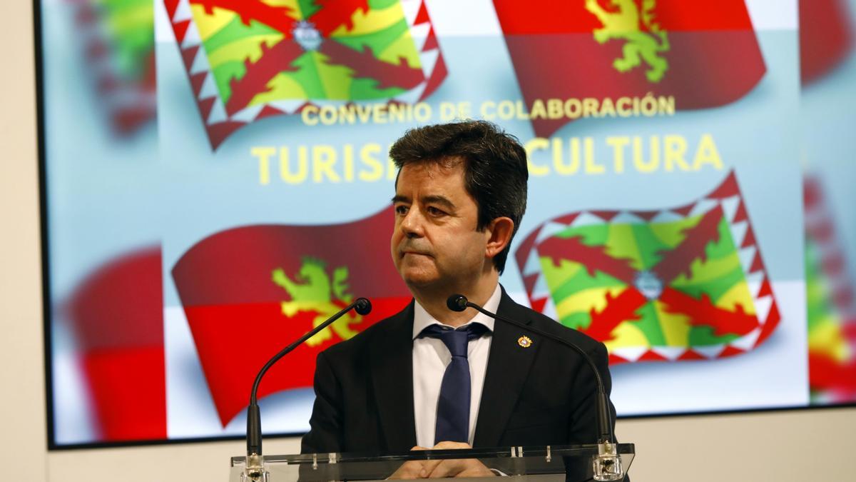 Luis Felipe, durante la reciente firma de un acuerdo con Zaragoza en materia de turismo.