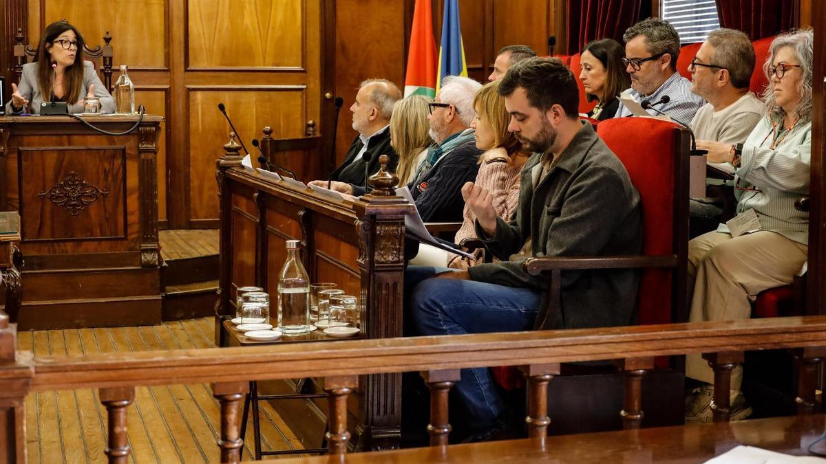 Guanyar se queda solo en su petición de municipalizar el parking de la Rosaleda