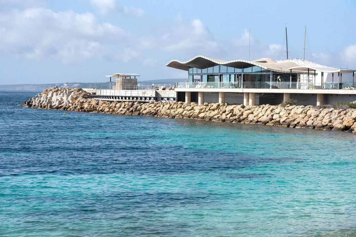 Imagen del nuevo restaurante beach-club de Puerto Portals, que abrirá el próximo 10 de junio