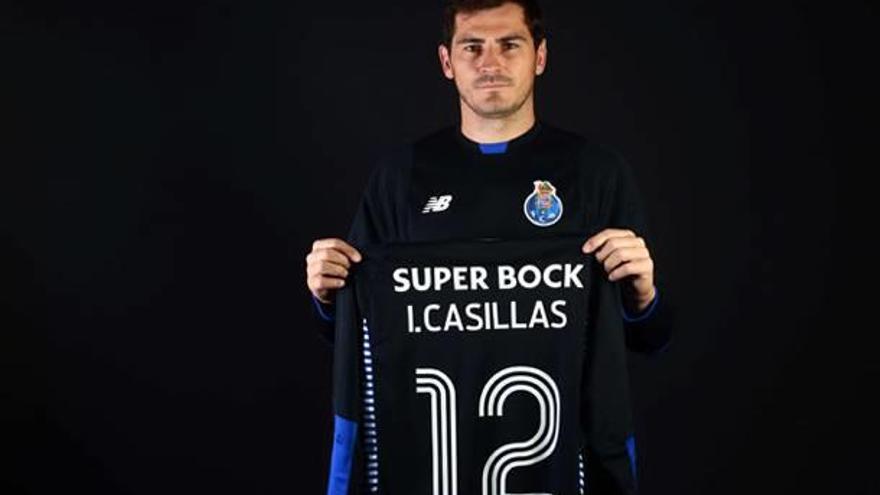 Casillas, jugador número «12» del Oporto