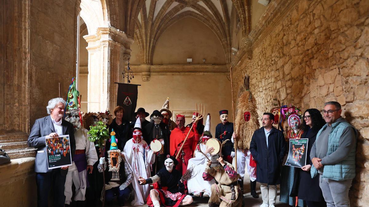 Actividad de mazcaradas en el Museo Arqueológico.