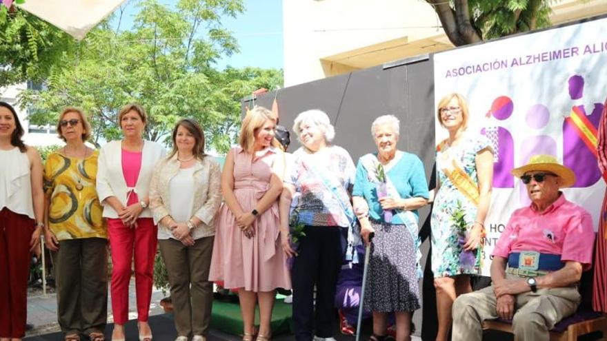 La Asociación de Alzheimer de Alicante quema su hoguera