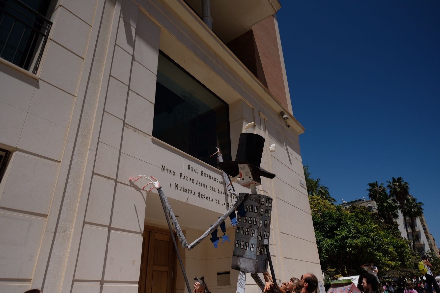 Manifestación de La Invisible contra su desalojo