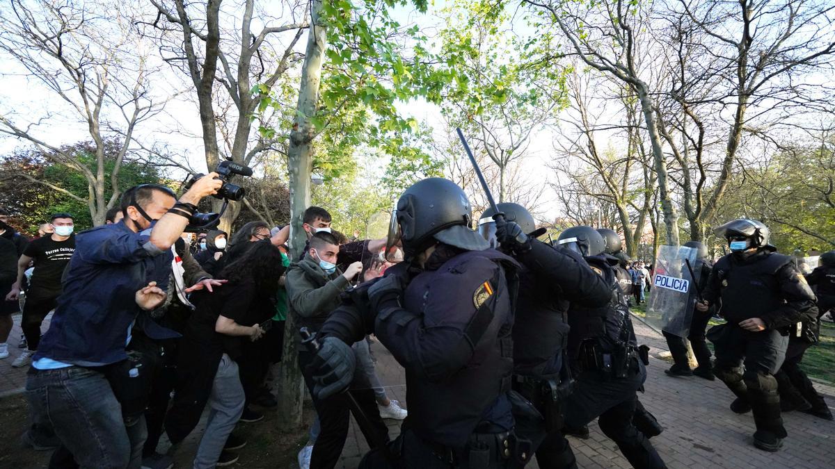 cargas policia  vox vallecas