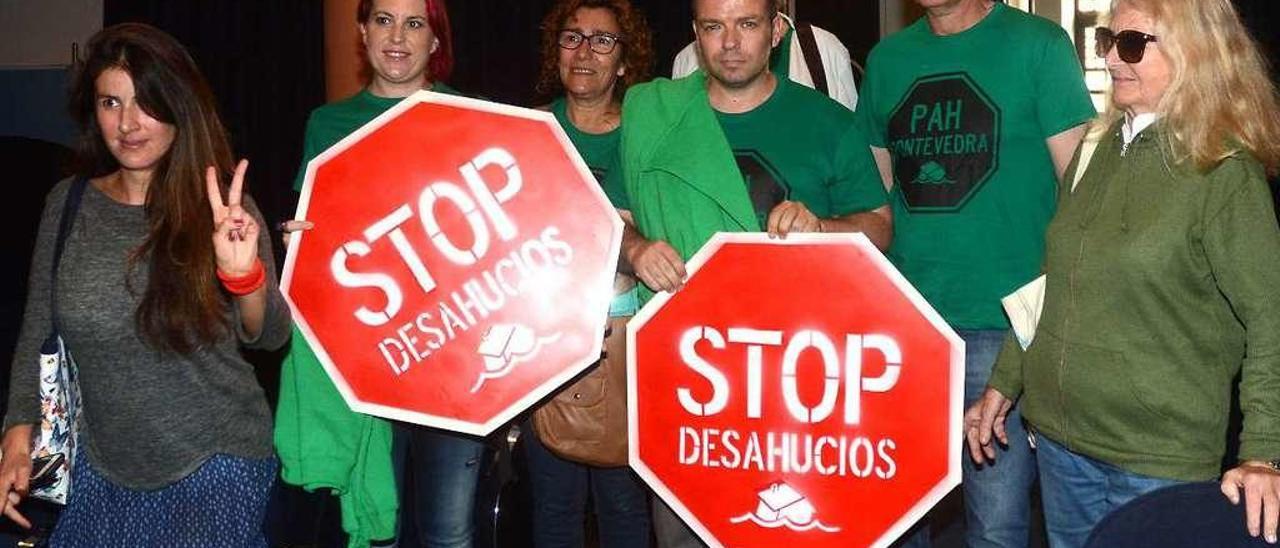 Una protesta de la Plataforma de Afectados por la Hipoteca en Pontevedra. // Rafa Vázquez