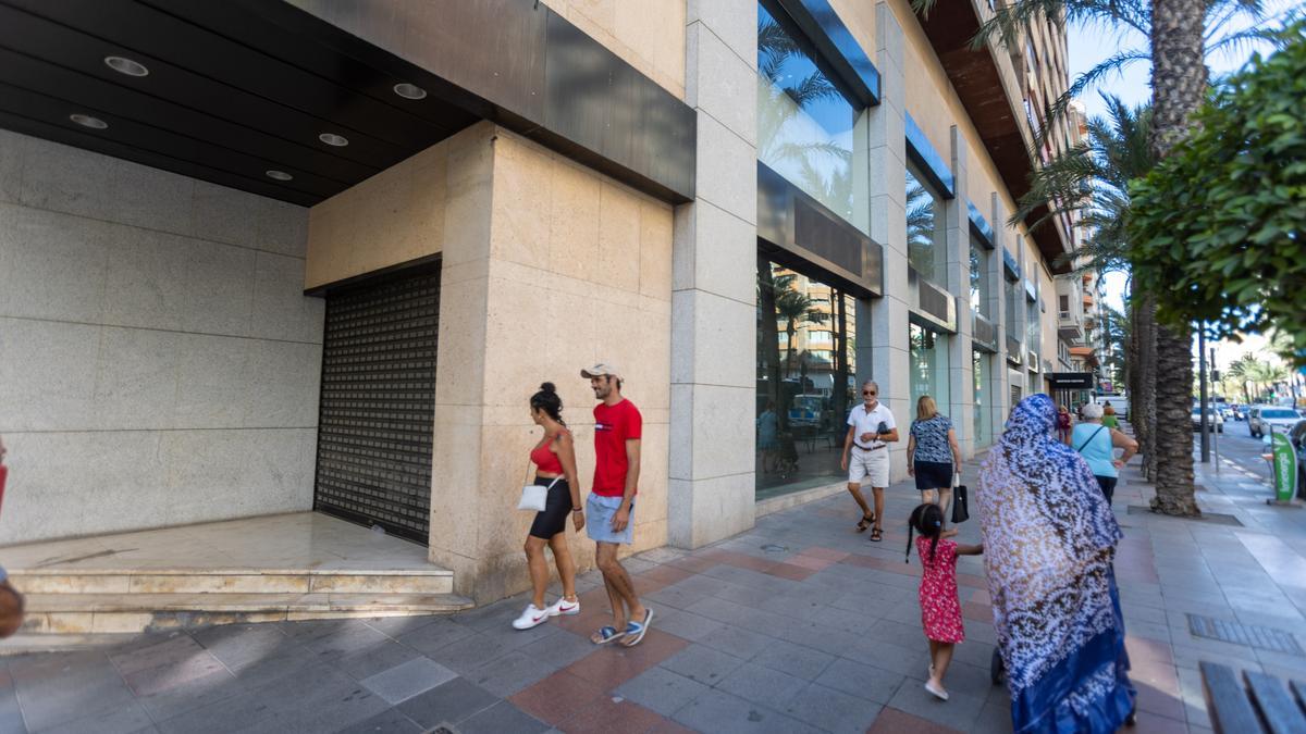 Aspecto actual de la antigua tienda de El Corte Inglés en Alfonso el Sabio.