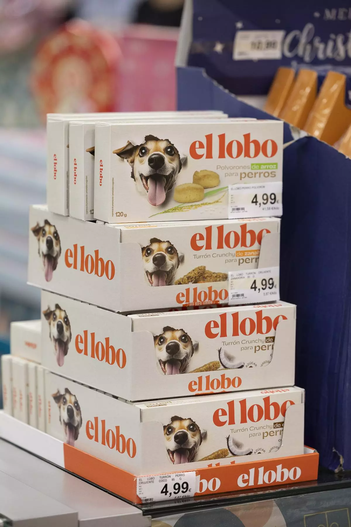 Turrones y polvorones para perros: la novedad navideña de El Lobo llega a Hiperdino