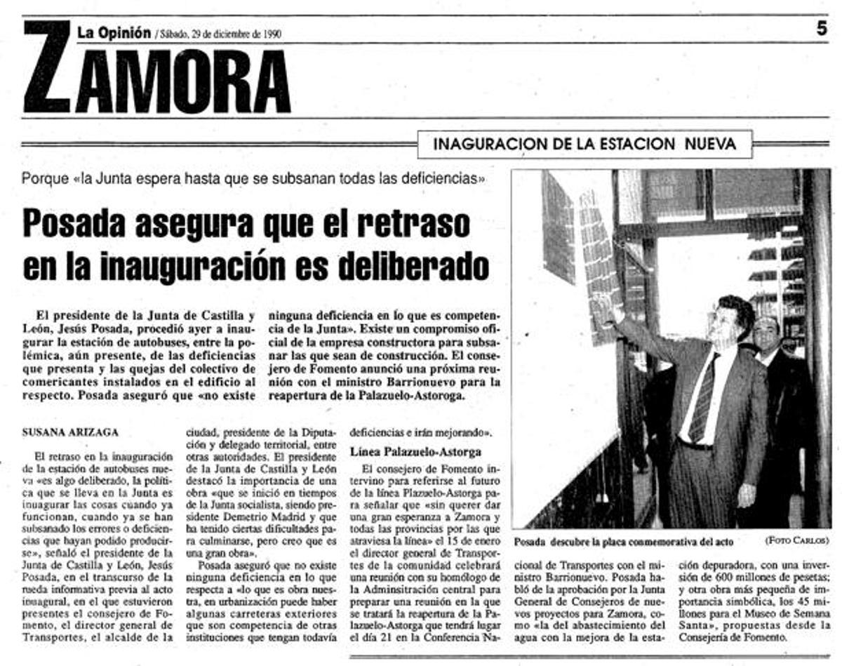 Posada descubre la placa inaugura.