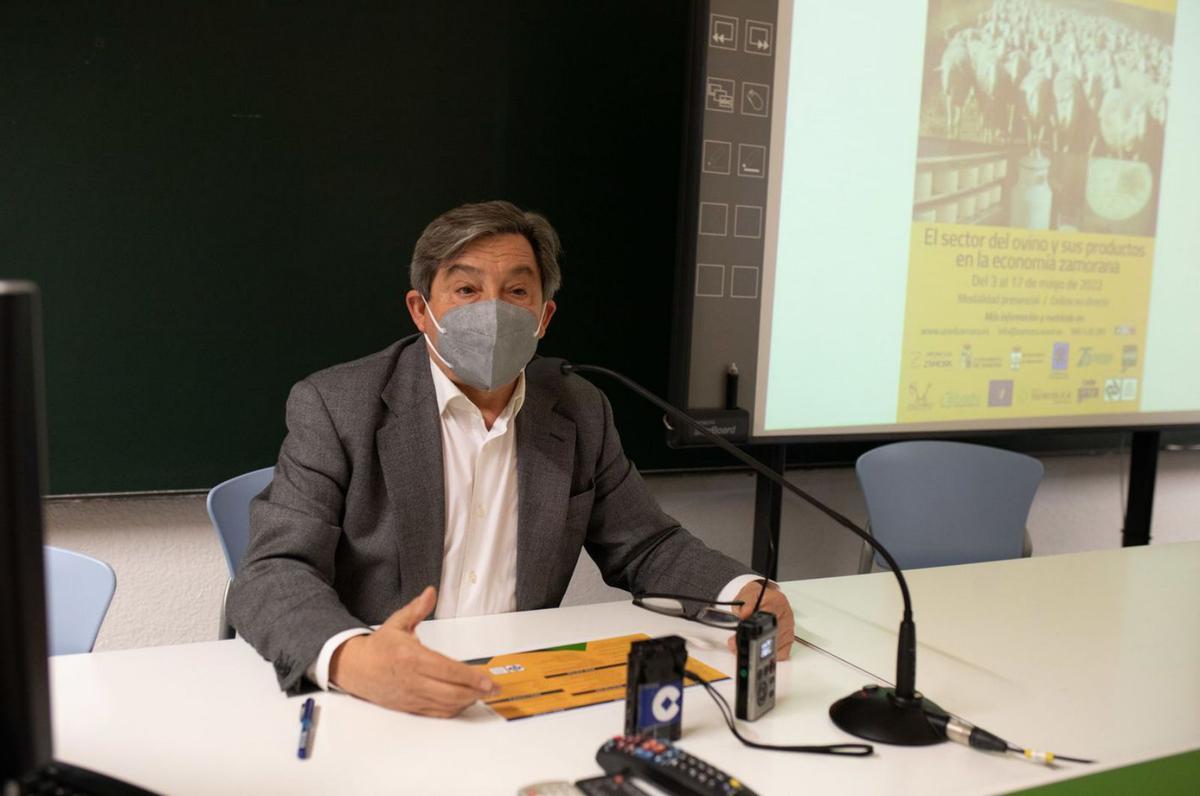 El director de la Cátedra de Población, Vinculación y Desarrollo, Juan Andrés Blanco.