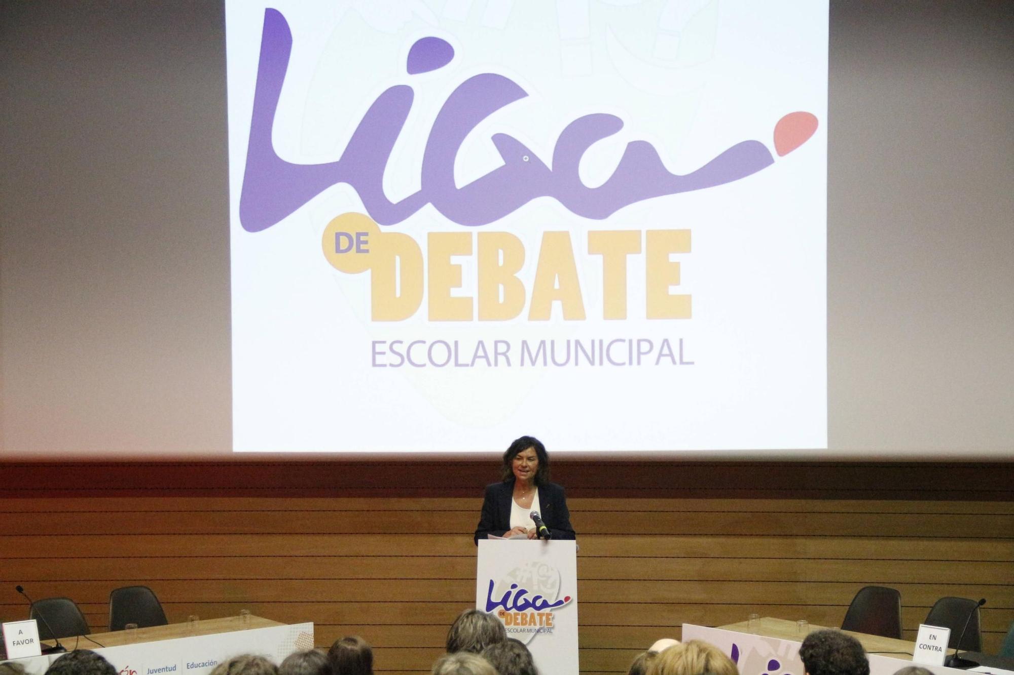 La semifinal de la Liga de Debate Escolar Municipal de Gijón, en imágenes