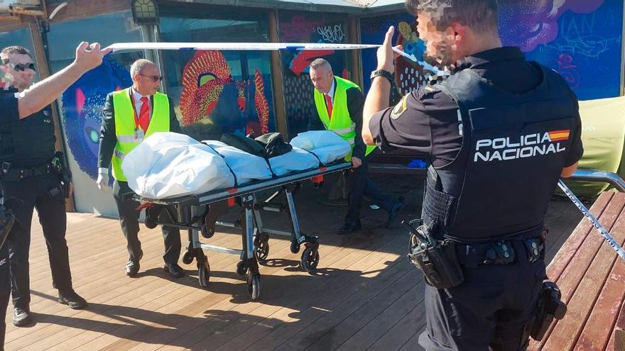 Hallan el cadáver de un sintecho con un golpe en la cara en Gijón