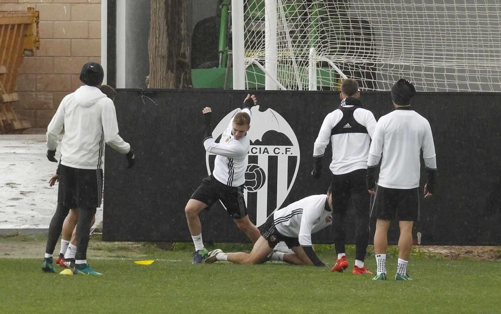 Las mejores imágenes del entrenamiento del Valencia de este domingo