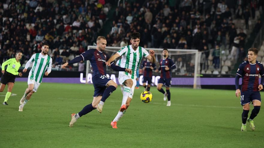 El Córdoba CF tira de fe para tumbar al Eibar