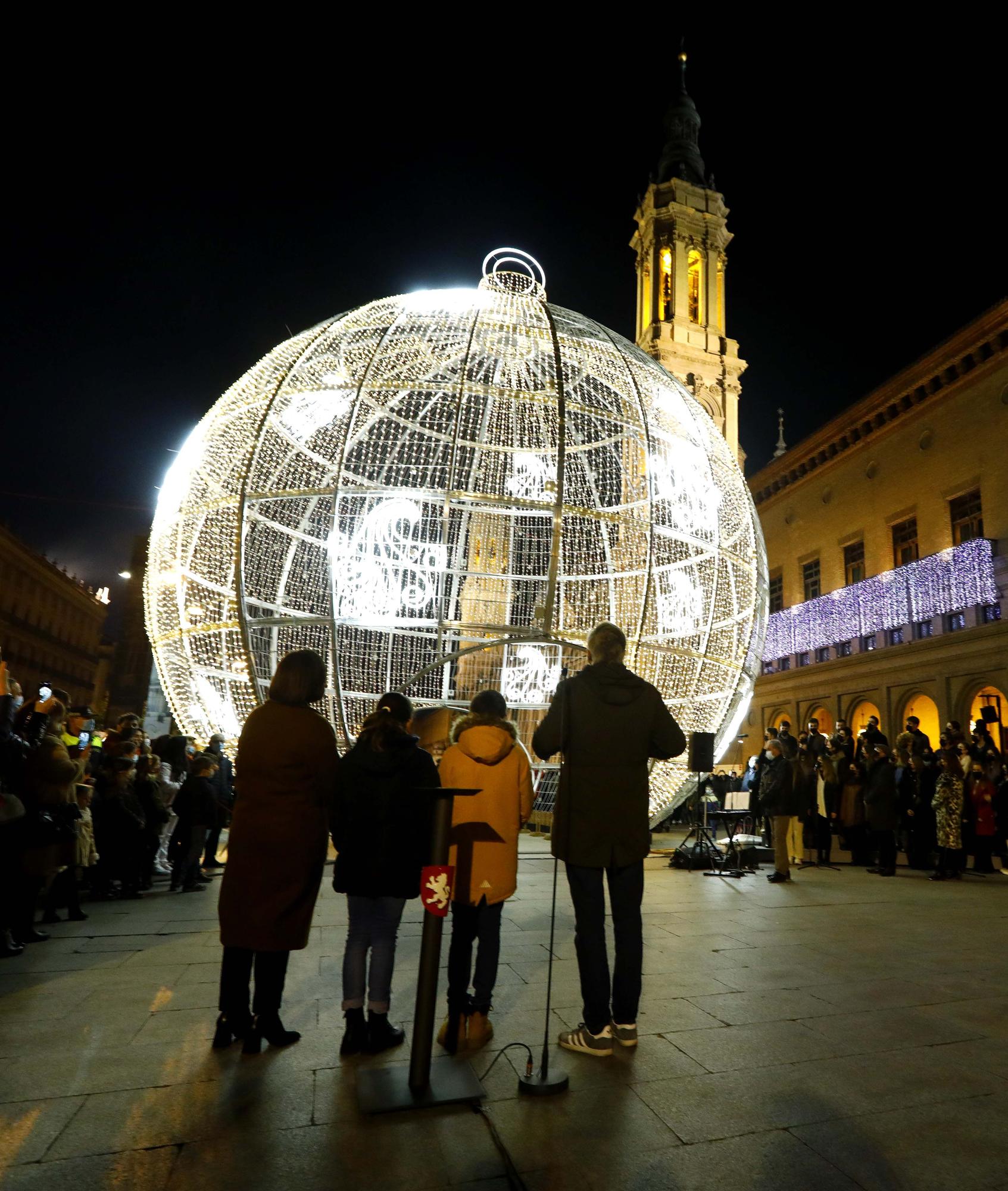 Zaragoza enciende la Navidad