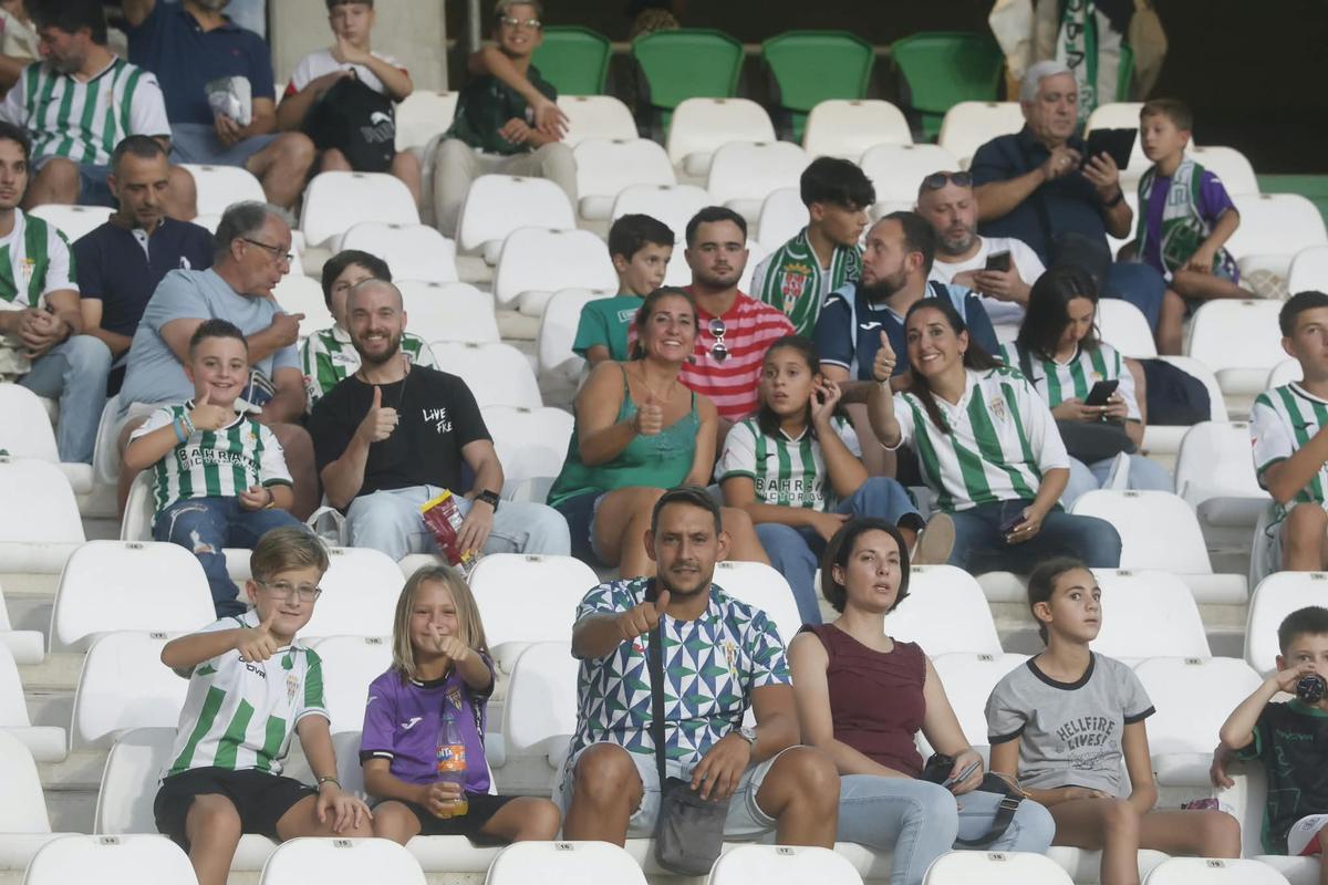 Córdoba CF-Granada | Las imágenes de la afición en El Arcángel