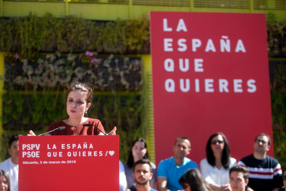 Más de 200 personas asisten al acto de precampaña de Francesc Sanguino celebrado en Las Cigarreres y al que ha asistido la la vicesecretaria general del PSOE, Adriana Lastra