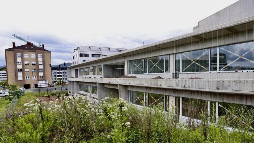 La apertura del colegio gijonés de Nuevo Roces traerá consecuencias: el Nicanor Piñole y el Noega afrontan una posible pérdida de unidades