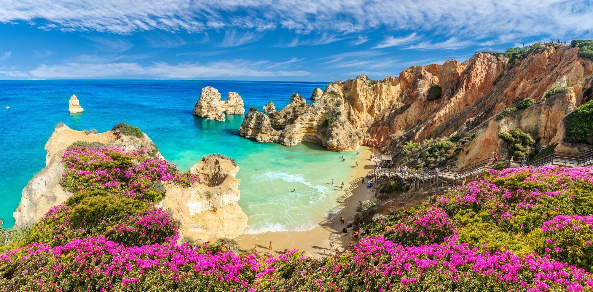 En el Algarve descubrirás bellísimas playas y rincones únicos
