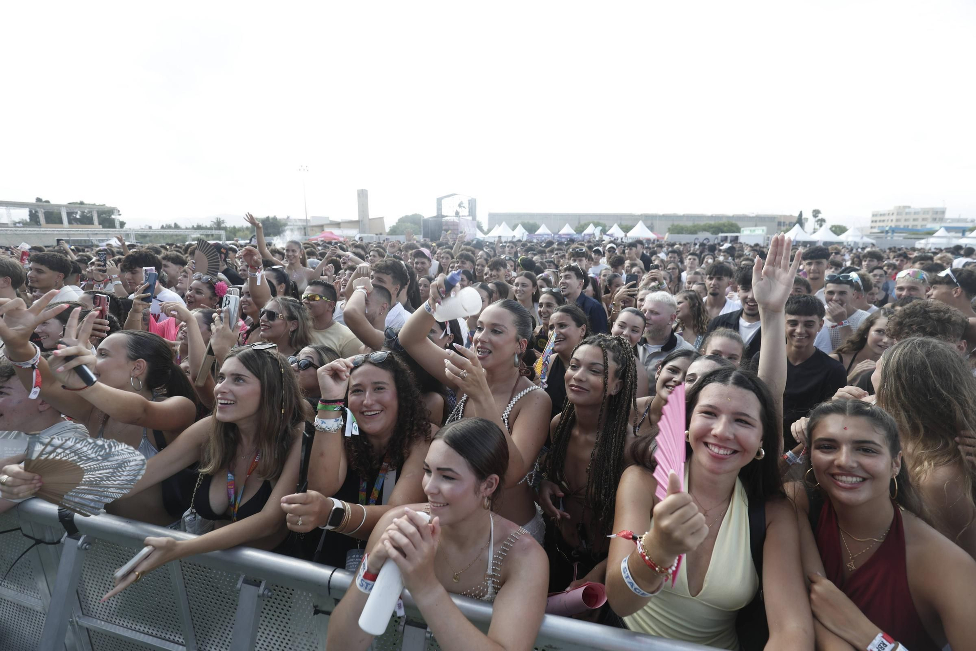 Las imágenes del primer día del Reggaeton Beach Festival 2025