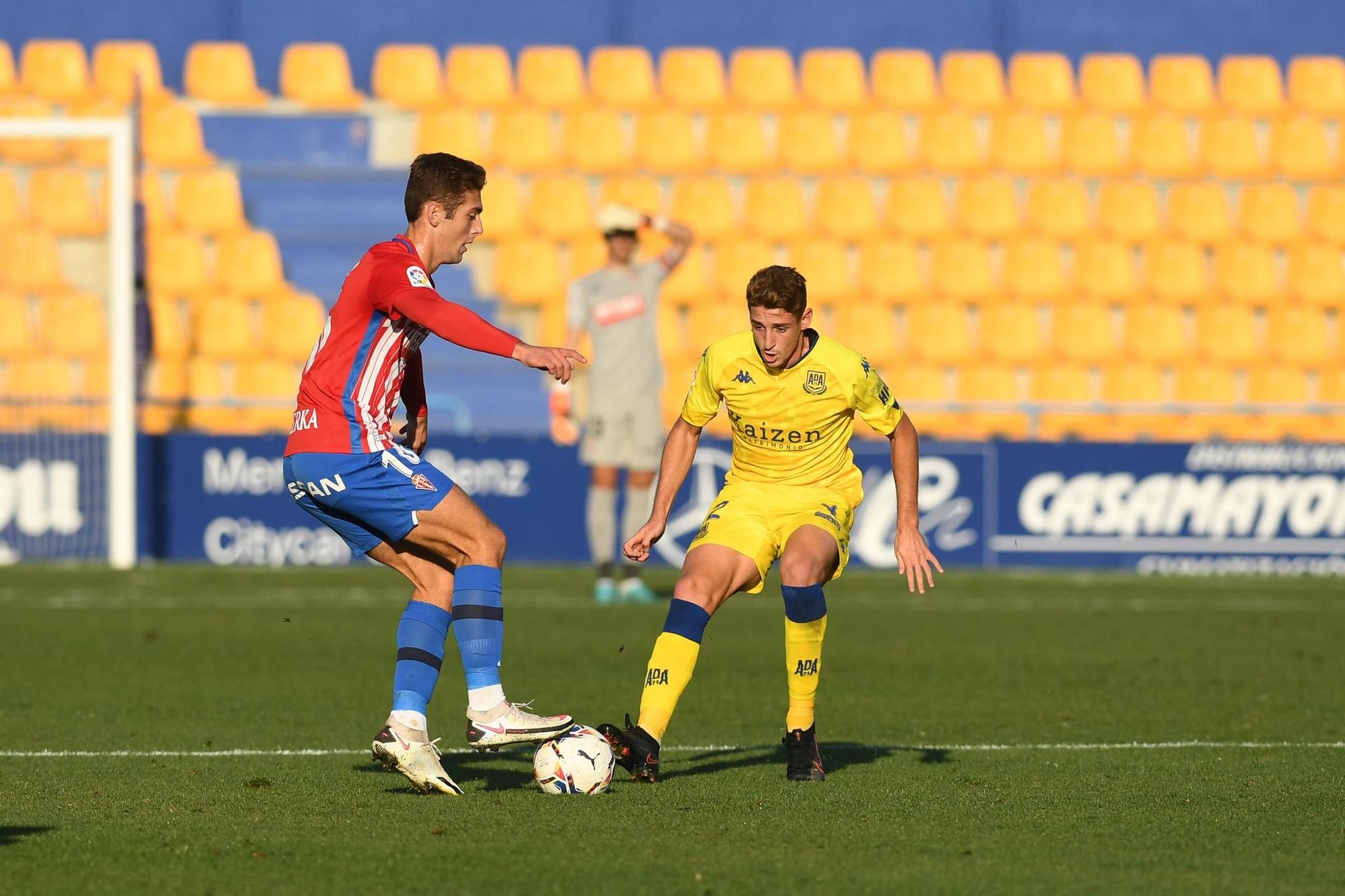 El partido entre el Alcorcón y el Sporting, en imágenes